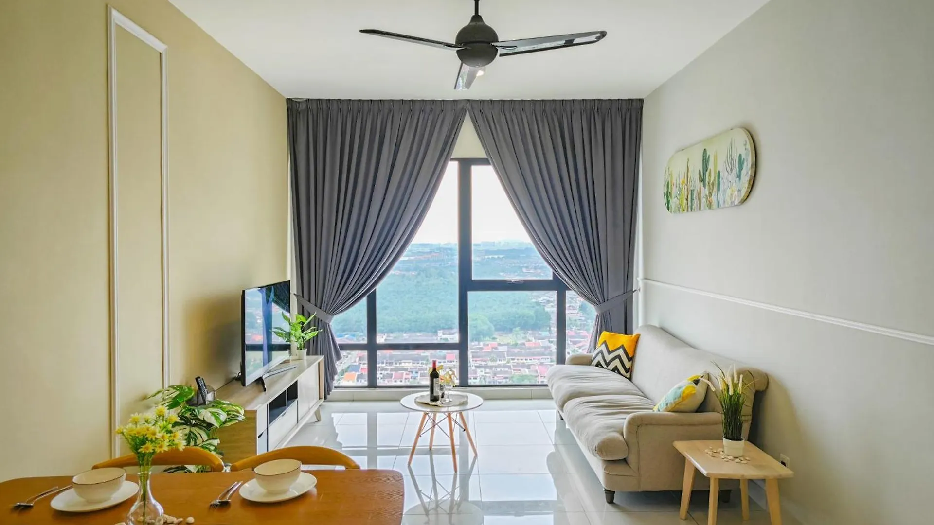 2Br Wifi, Mid Valley, Mosaic Southkey, 5-7 Pax, 7 Mins To Ciq Johor Bahru